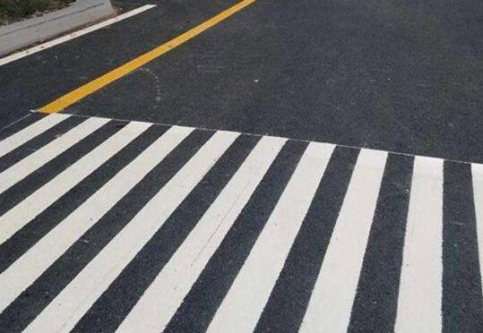 道路劃線，道路標(biāo)線是怎么畫出來的？