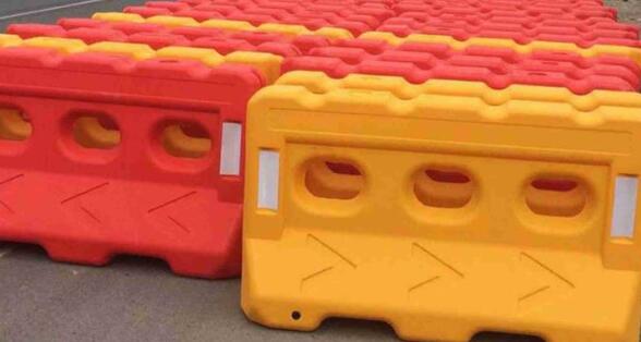 蘇州道路劃線分析：水馬應該加多少水，水馬在裝水的要求標準?