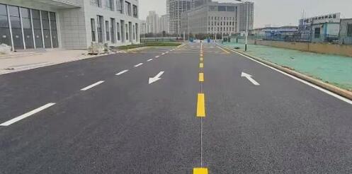 蘇州工廠劃線選專業(yè)團(tuán)隊(duì)，抗壓耐磨有保障